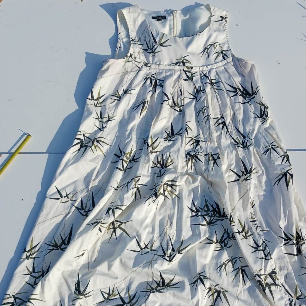 Talbots Size 6 White Women's Leaves Design Dress